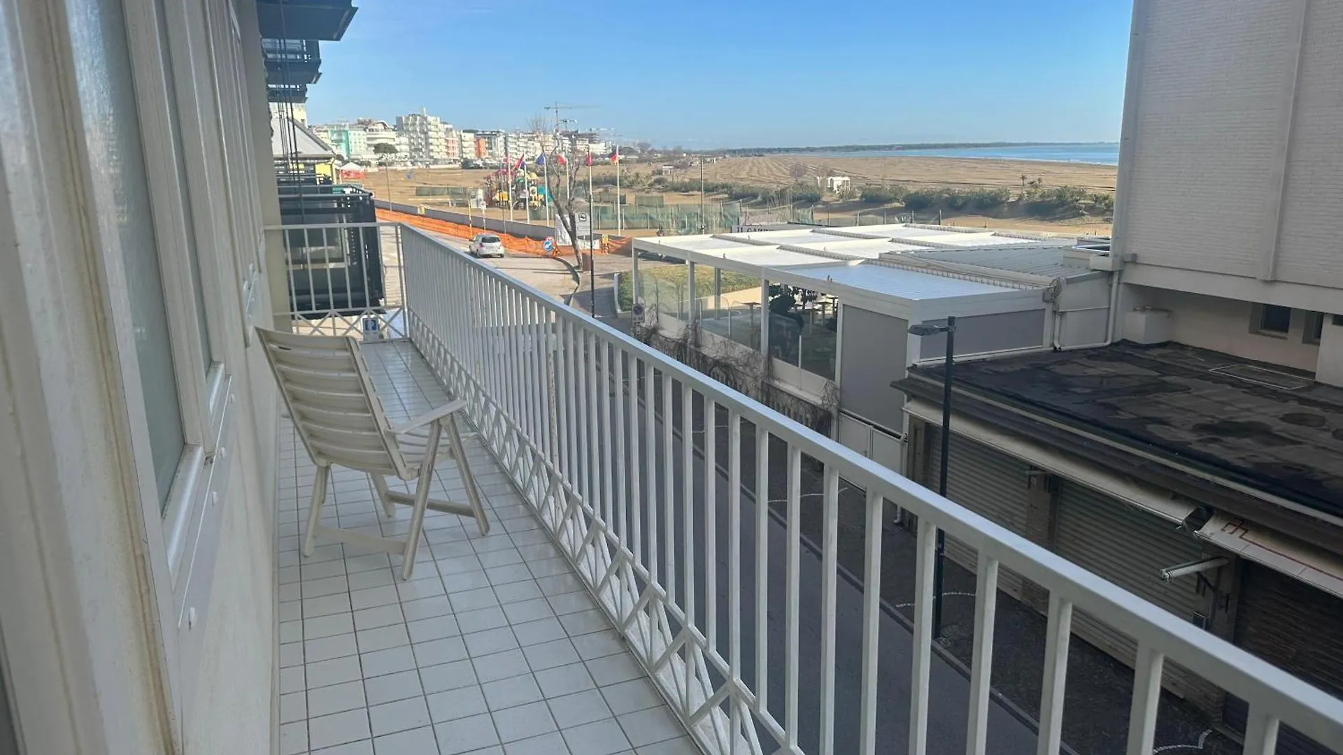 Appartamento 3 Camere Con Vista Mare - Agenzia Cocal contacts